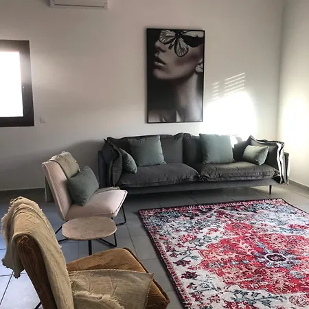 Paisible De Campagne Avec Piscine Vakantiehuis